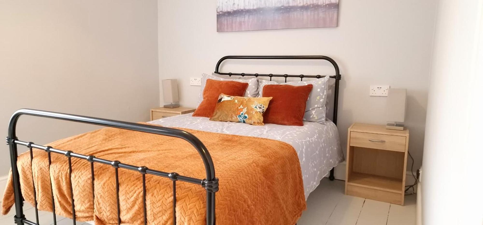 באלנאו פסטיניוג Cheerful 2 Bed Home With Mountain Views מראה חיצוני תמונה