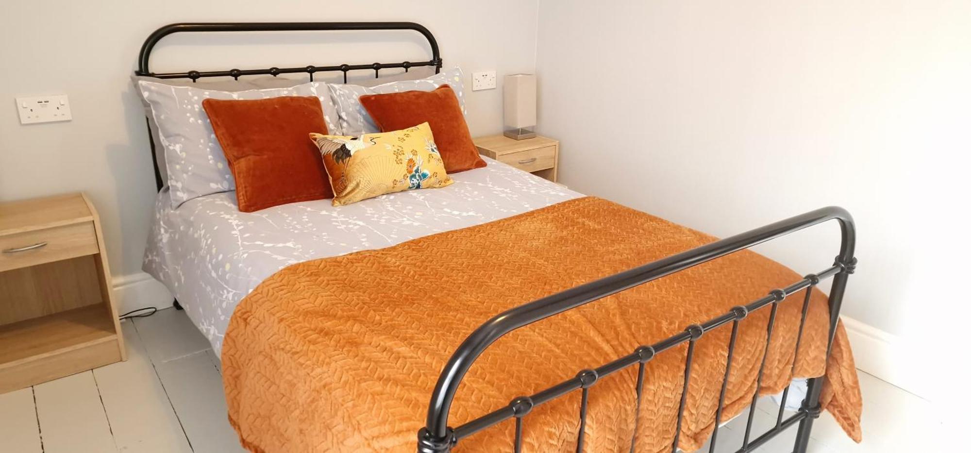 באלנאו פסטיניוג Cheerful 2 Bed Home With Mountain Views מראה חיצוני תמונה